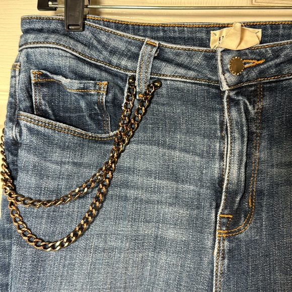 L’Agence Luna High Rise Chain Detail Distressed Frayed Hem Jeans Size 30 - Picture 3 of 8